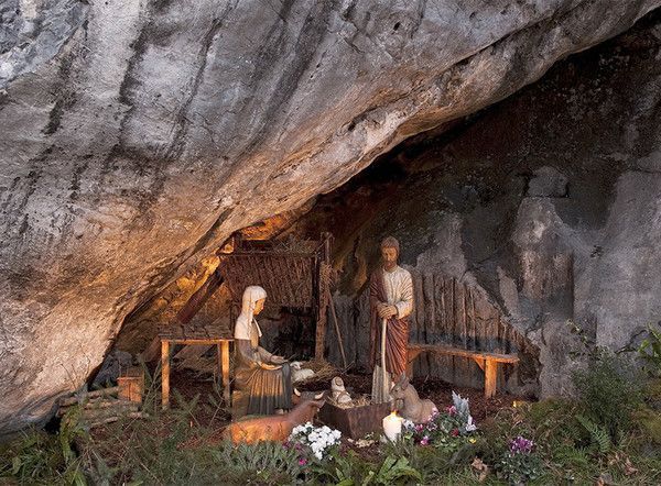 La Crèche de Noël de Lourdes